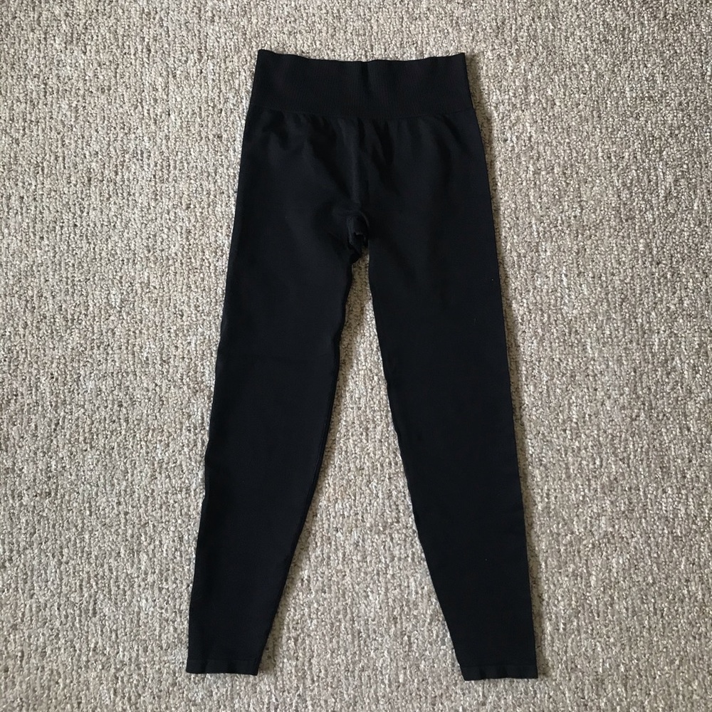Pink Seamless Black Leggings